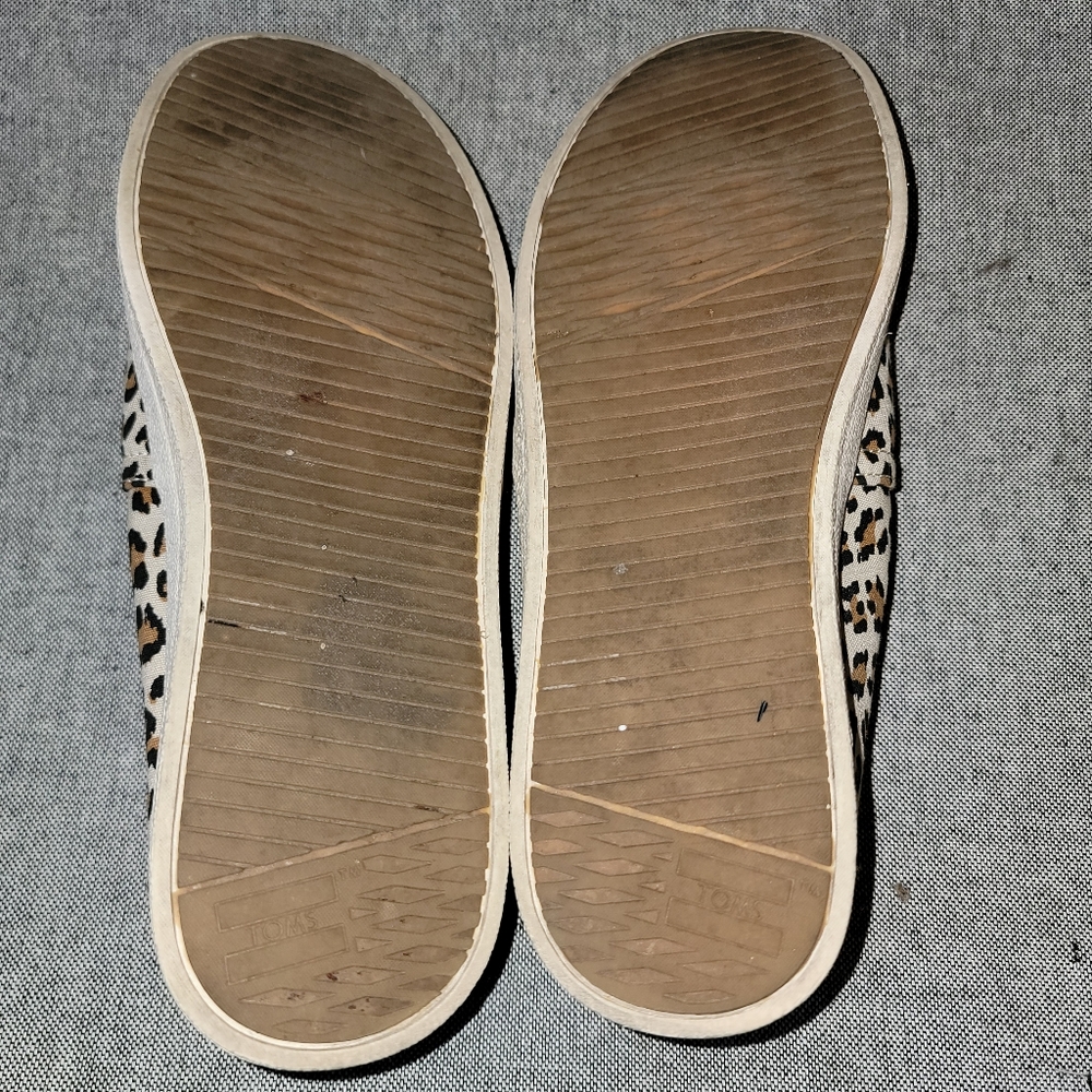 Toms - Picture 3 of 4